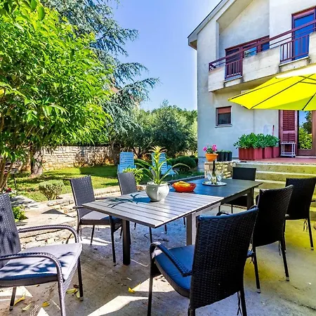 Guest house Family House M&m 3*