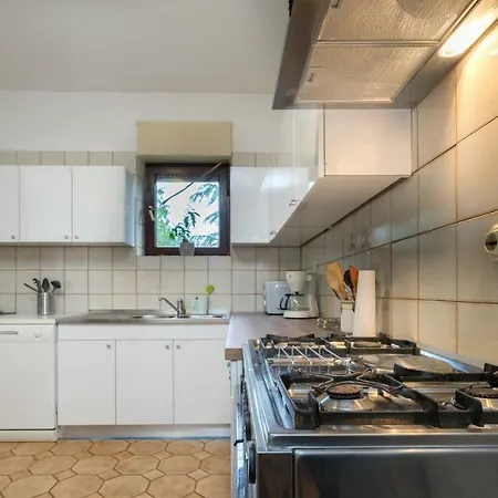 Family House M&m Gostinjska kuća 3*